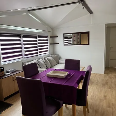 A Louer Mobilhome Grand Confort 2 4 Personnes A Sur Vendee Du Samedi Au Samedi Kemp *